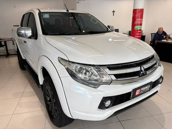 MITSUBISHI L200 TRITON 2.4 16V TURBO DIESEL SPORT HPE-S CD 4P 4X4 AUTOMÁTICO
